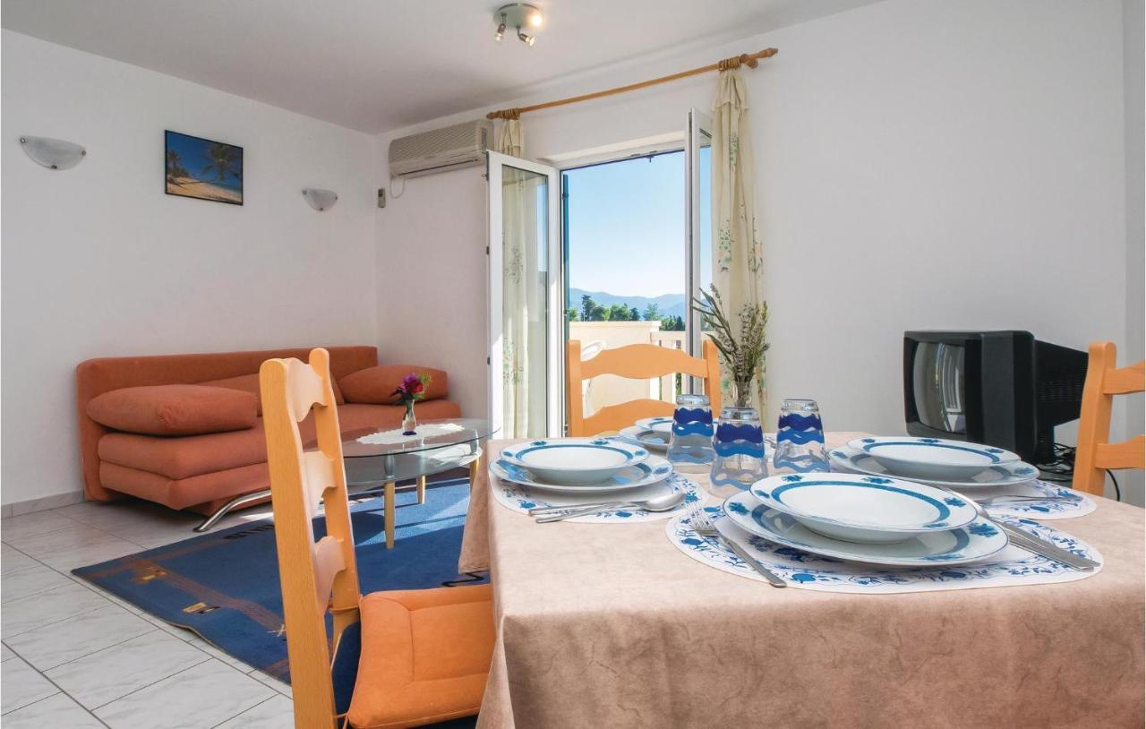 2 Bedroom Amazing Apartment In Supetar Luaran gambar