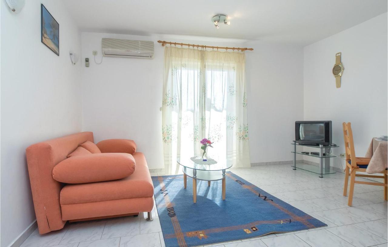 2 Bedroom Amazing Apartment In Supetar Luaran gambar